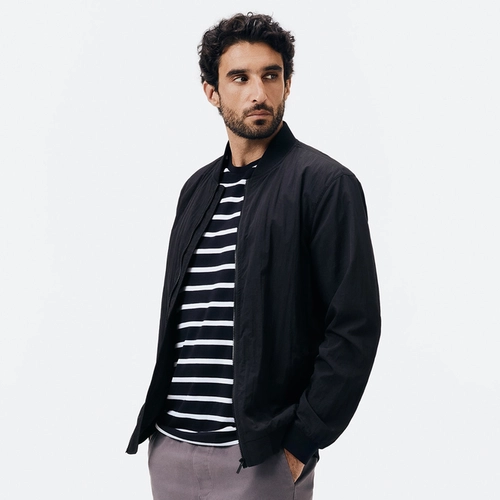 JAQUETA MASCULINA BOMBER EM NYLON LZ7U